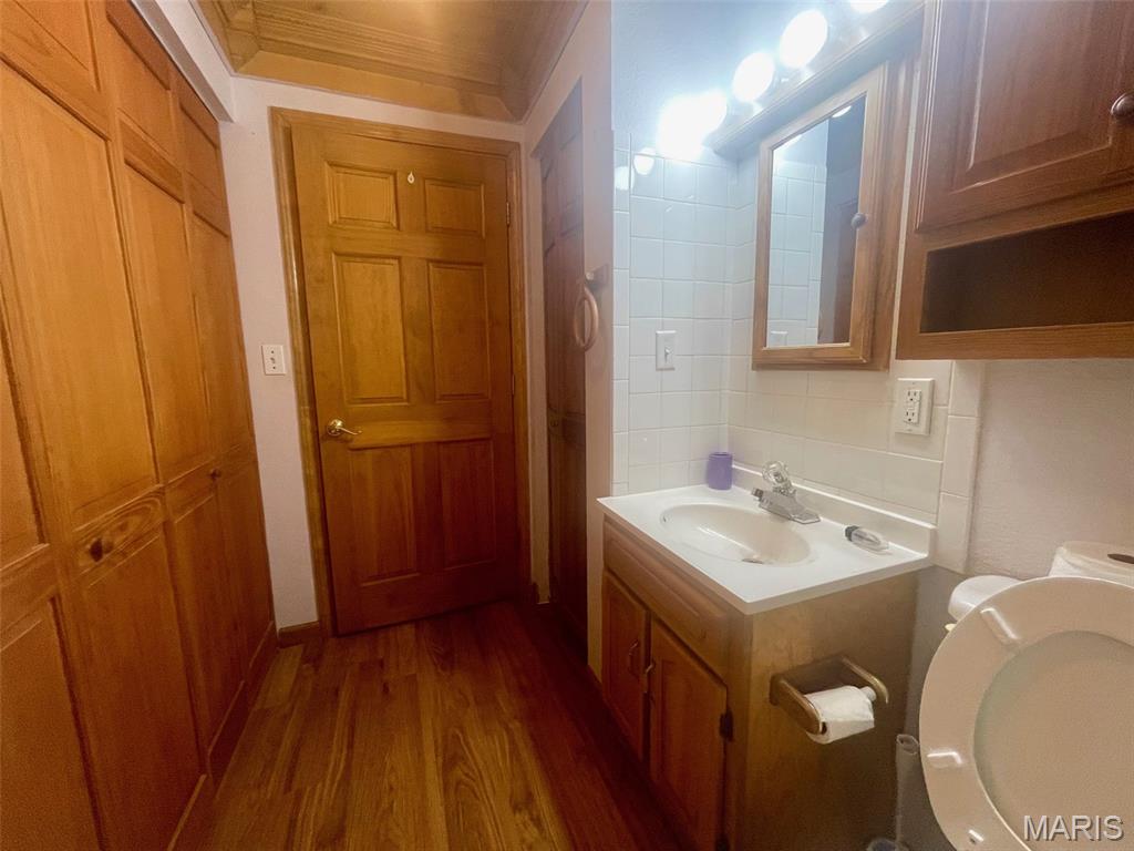 320 Baker Street Property Photo 30