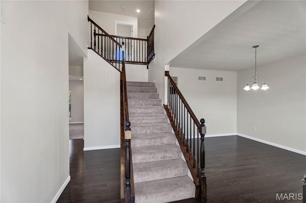 242 Lakeview Farms Drive Property Photo 3