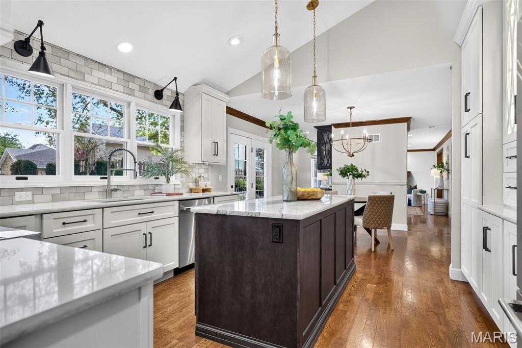 16 Pear Blossom Court Property Photo 3