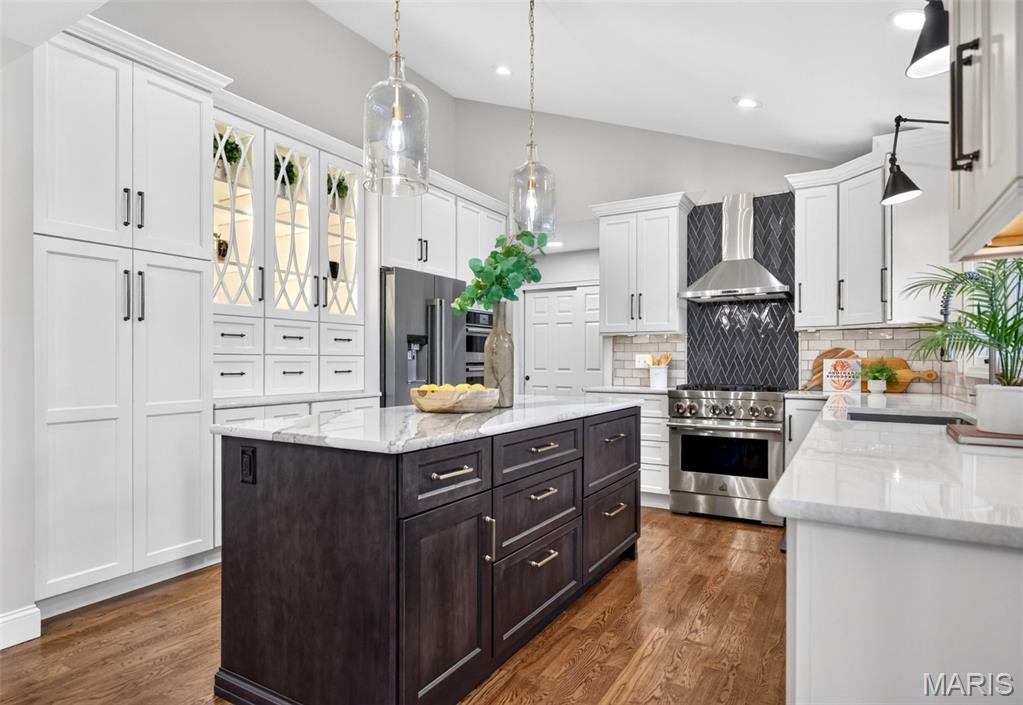 16 Pear Blossom Court Property Photo 4
