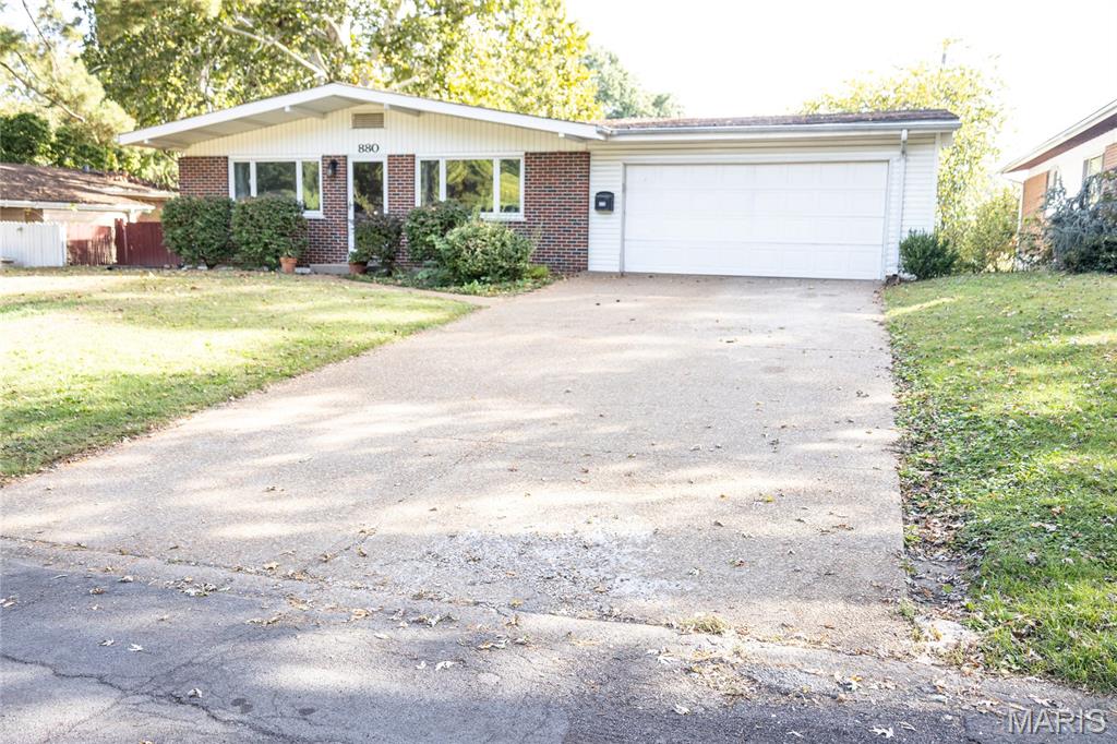 880 Preakness Lane Property Photo 2