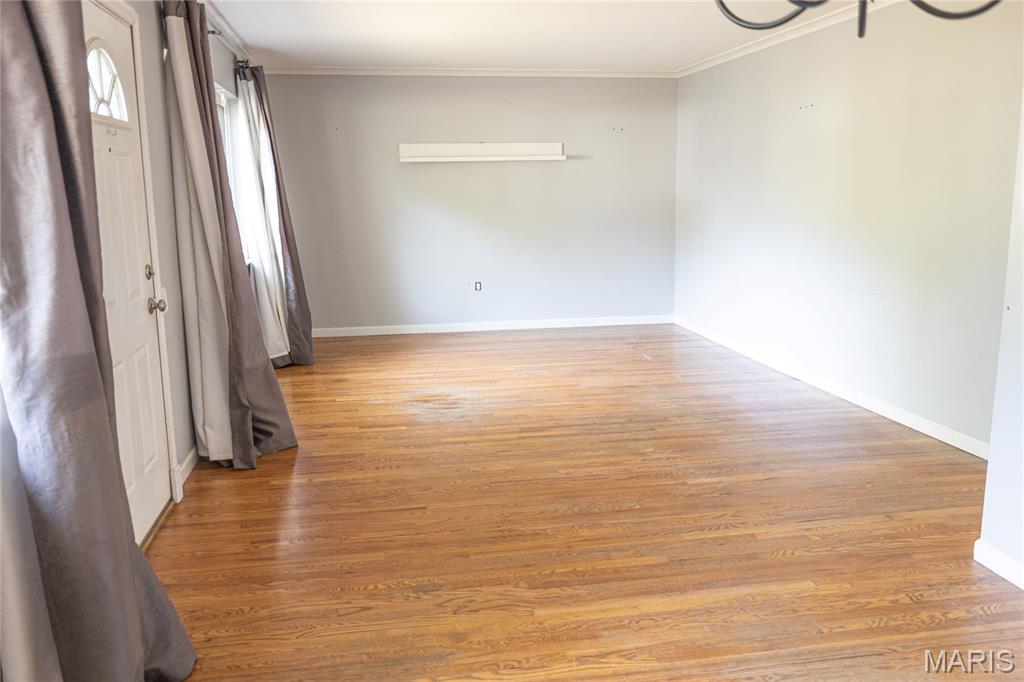 880 Preakness Lane Property Photo 3