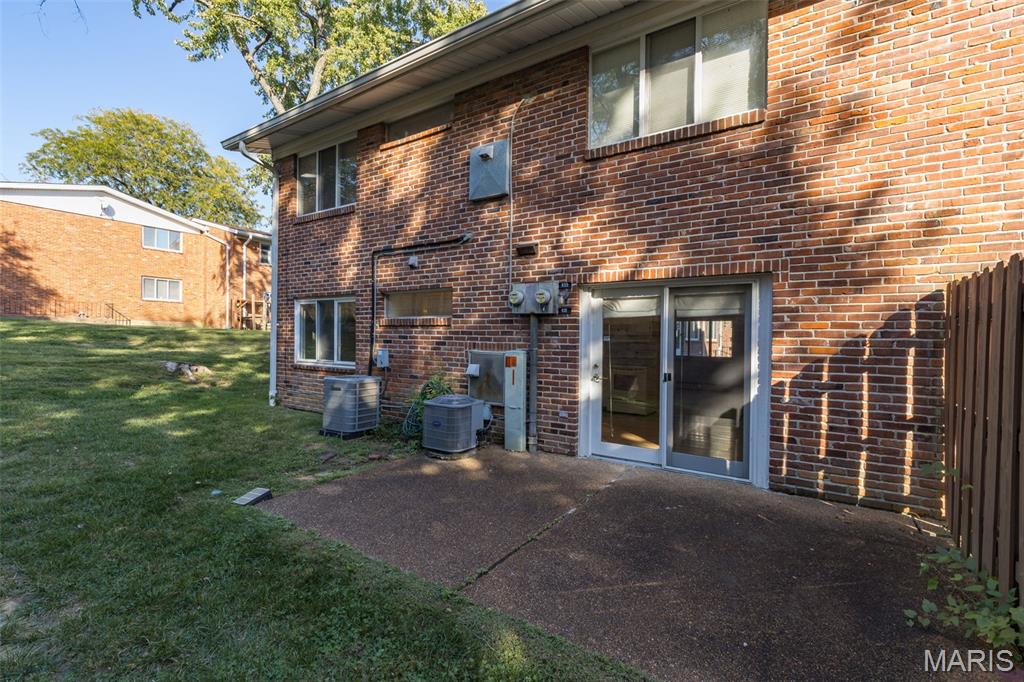 10821 Carroll Wood Way Property Photo 13