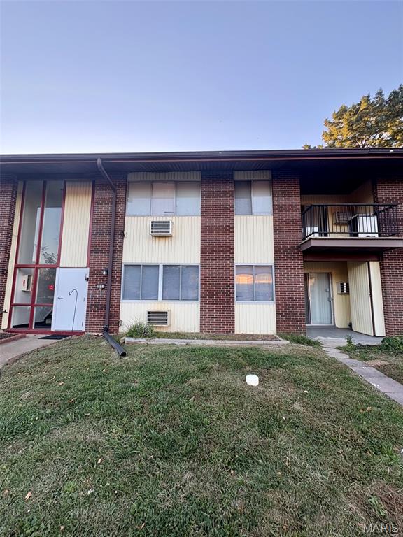 7551 Hazelcrest Drive H Property Photo 1