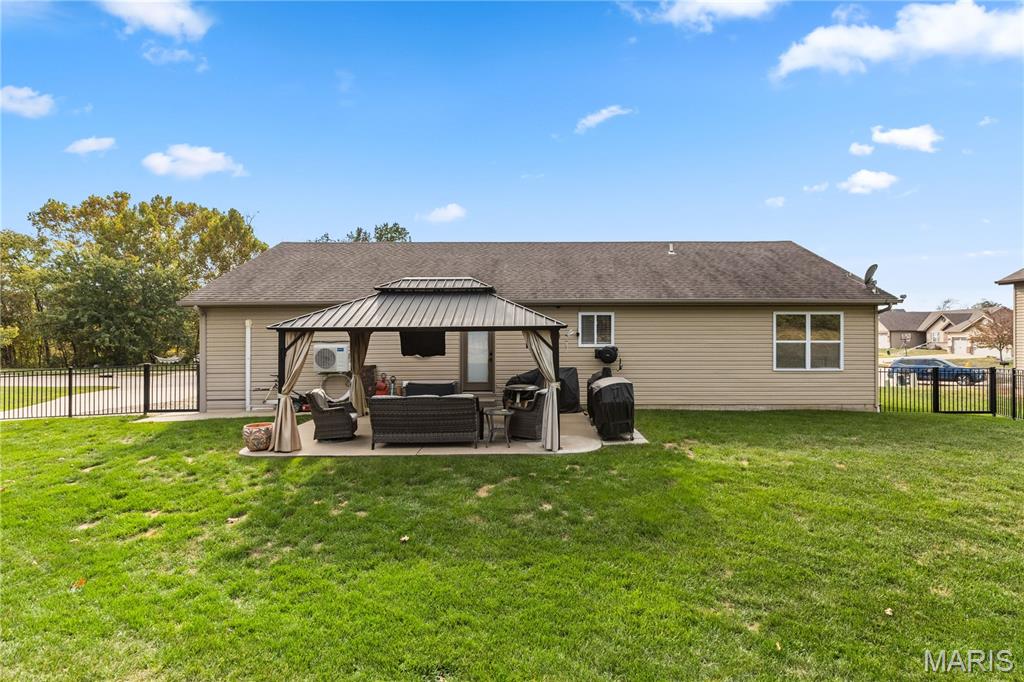 1602 Spring Mill Drive Property Photo 10