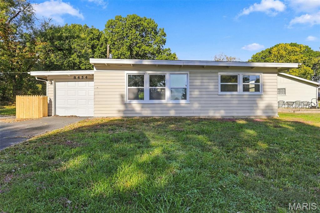 8454 Engler Avenue Property Photo 1