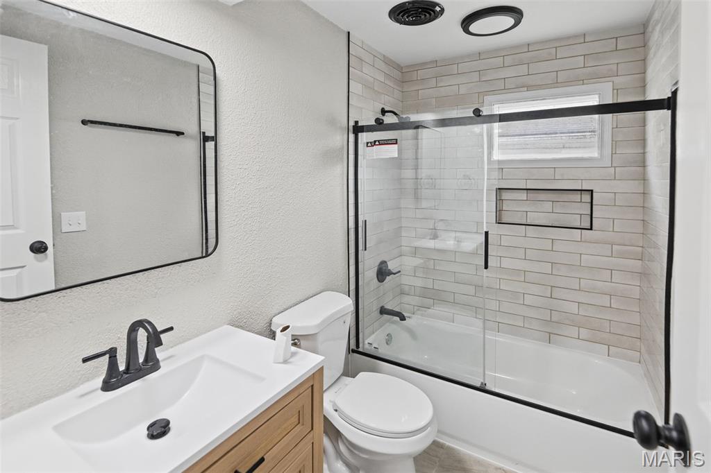 135 W Juda Avenue Property Photo 5