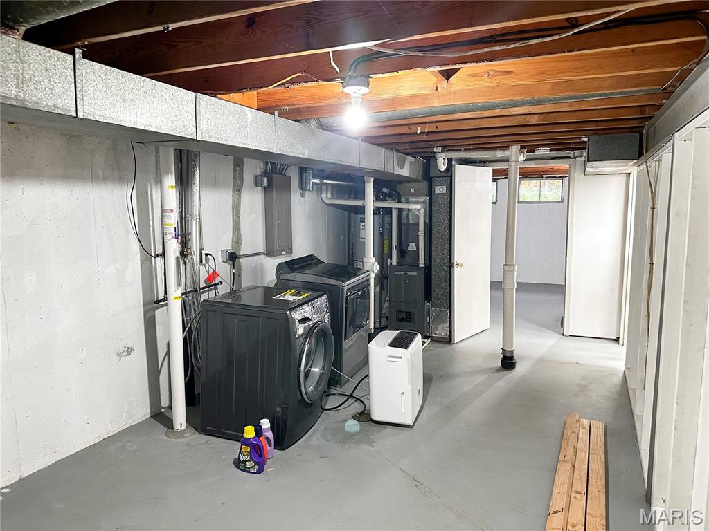 12469 Glengate Drive Property Photo 12
