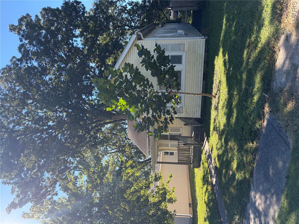 216 Cook Avenue Property Photo 2