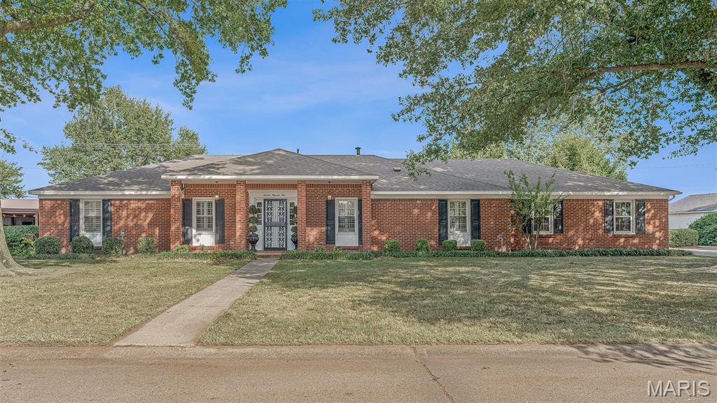 1604 N Lincoln Circle Property Photo 1