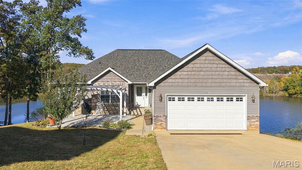 1887 Tiffany Drive Property Photo 2