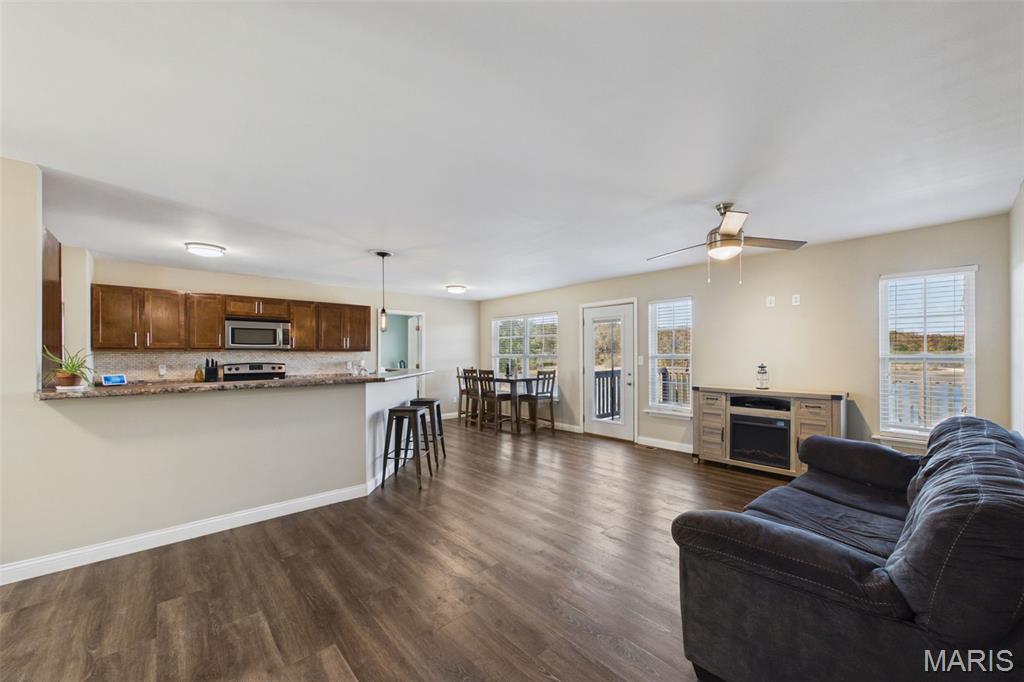 1887 Tiffany Drive Property Photo 8