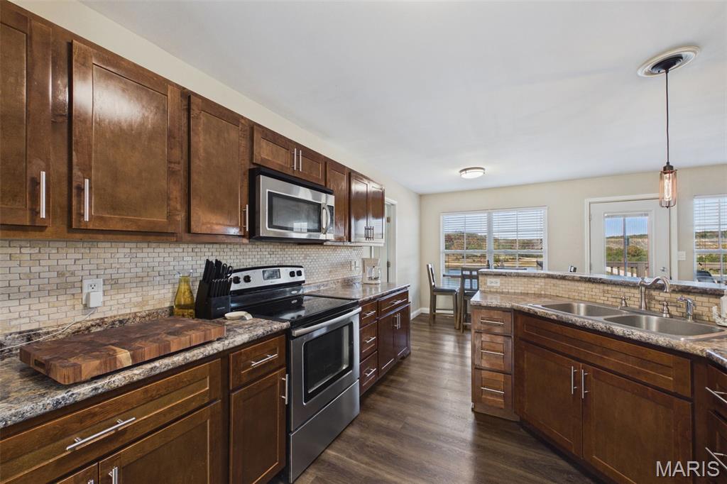 1887 Tiffany Drive Property Photo 11