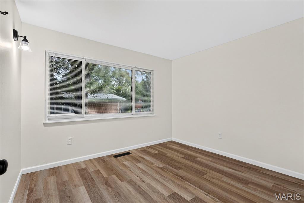 680 Jamaica Place Property Photo 4