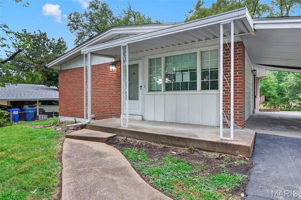680 Jamaica Place Property Photo 7