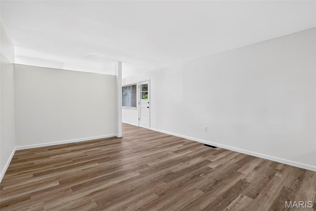 680 Jamaica Place Property Photo 10