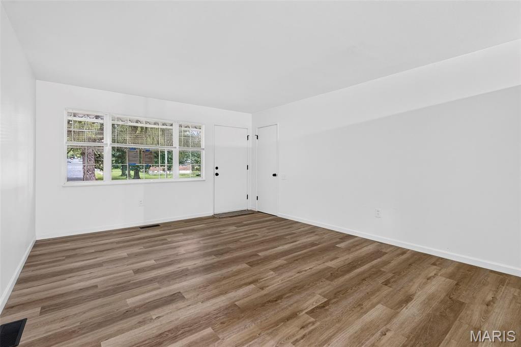 680 Jamaica Place Property Photo 12