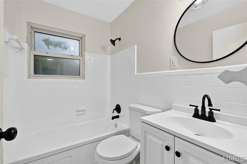 680 Jamaica Place Property Photo 20
