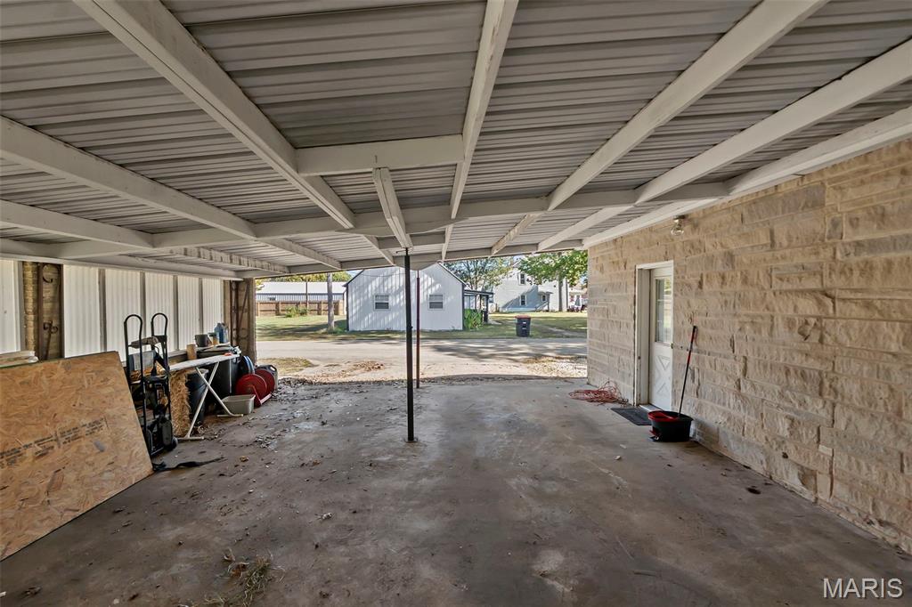 501 W Sturdivant Street Property Photo 9