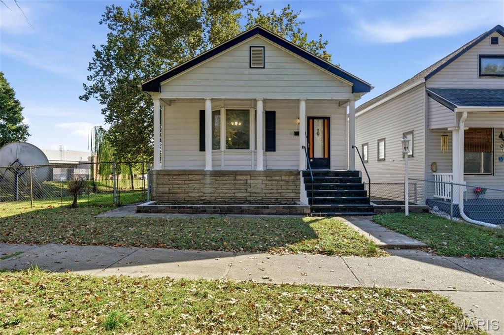 7400 S Grand Avenue Property Photo 1