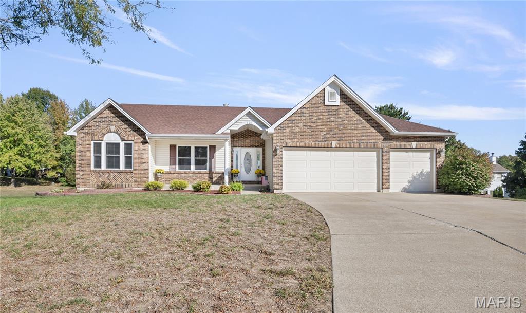 806 Grey Pine Court Property Photo 1