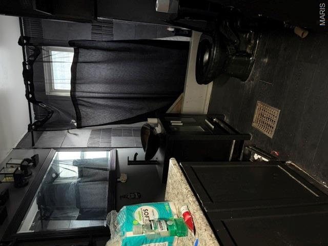 2432 Sheridan Avenue Property Photo 2