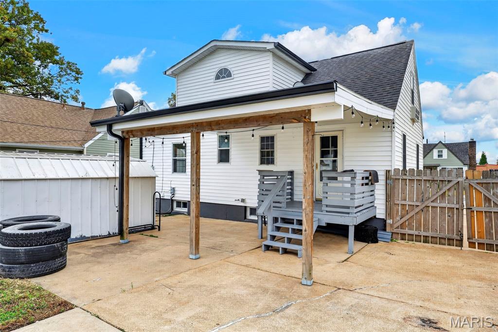 9819 Zykan Drive Property Photo 3