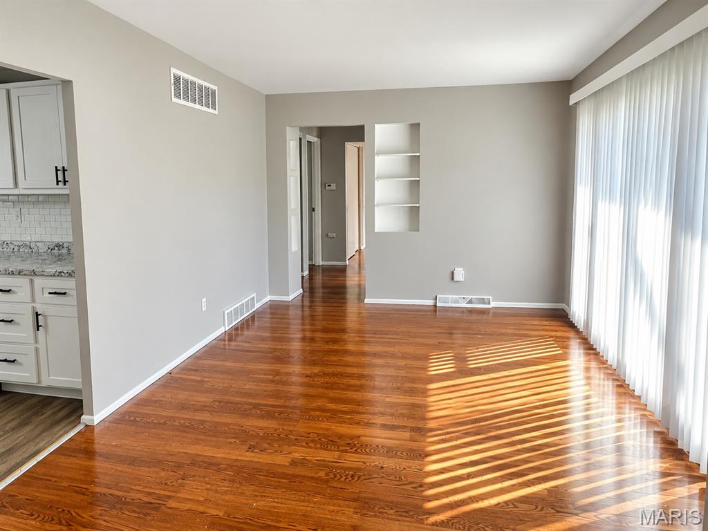 631 Holiday Avenue Property Photo 2