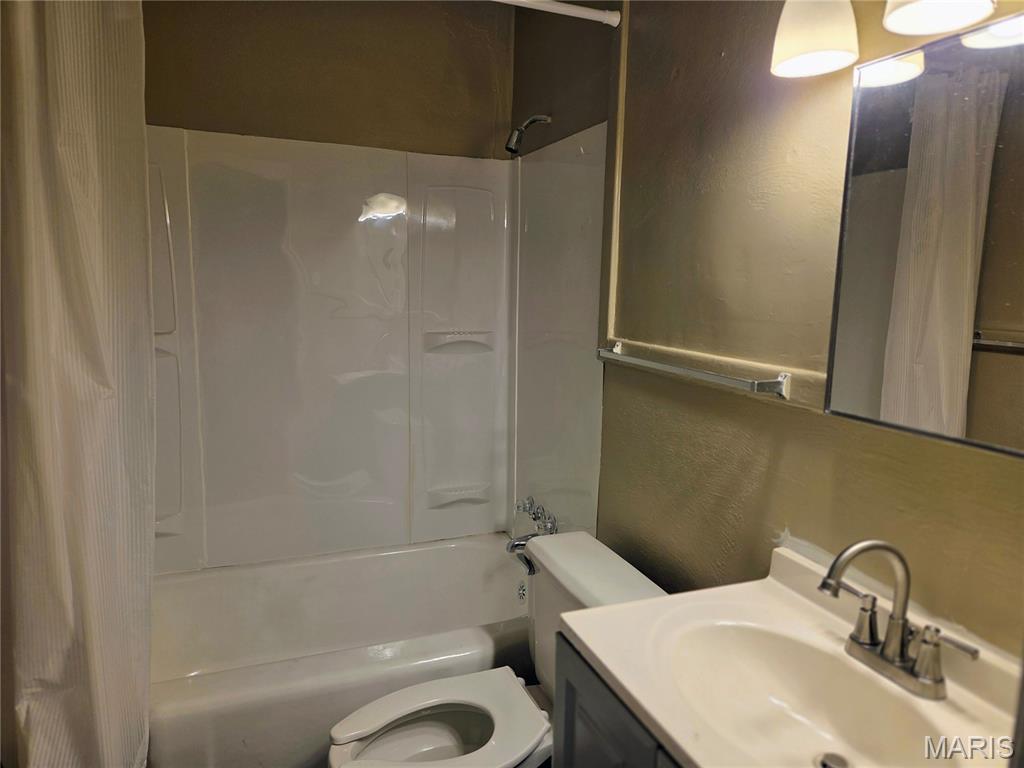 7041 Garesche Avenue Property Photo 6