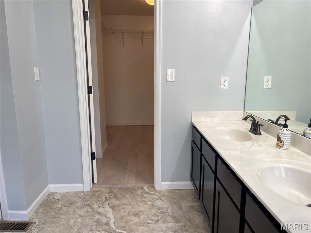948 Meramec Grove Drive Property Photo 14