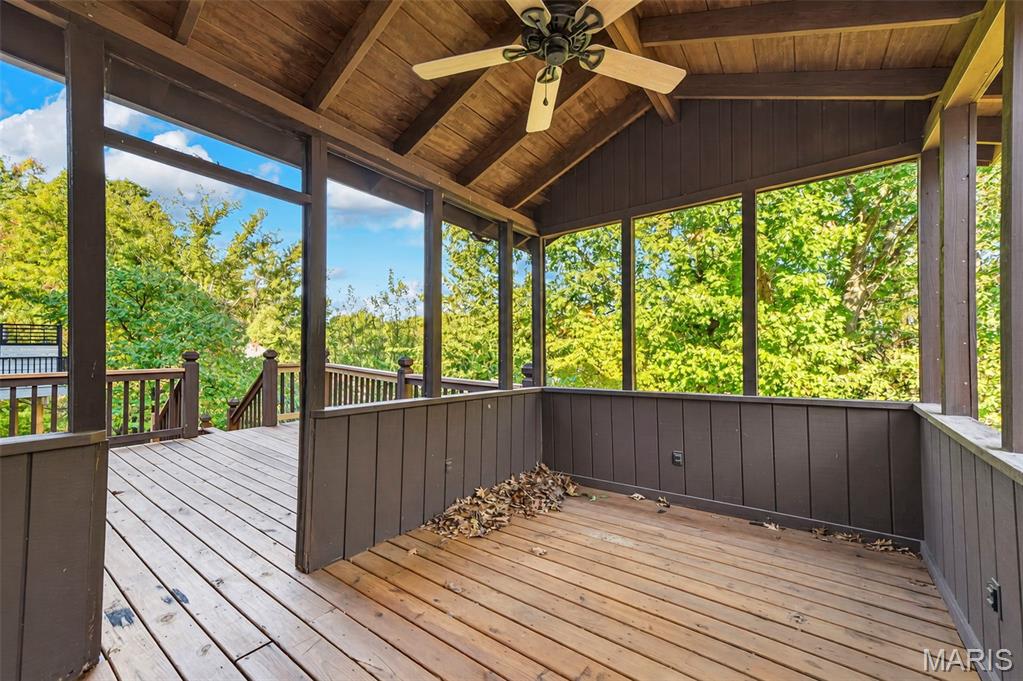 1529 Strawberry Glen Court Property Photo 13