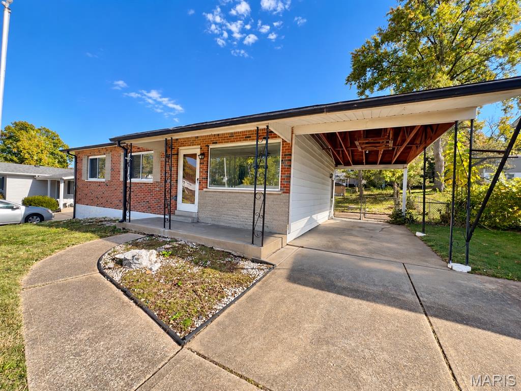 10916 Arctic Drive Property Photo 2