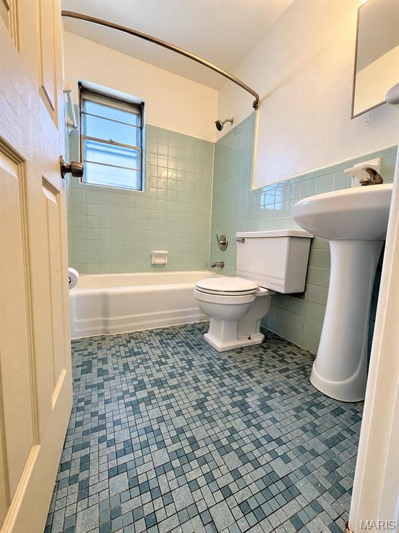 10916 Arctic Drive Property Photo 9