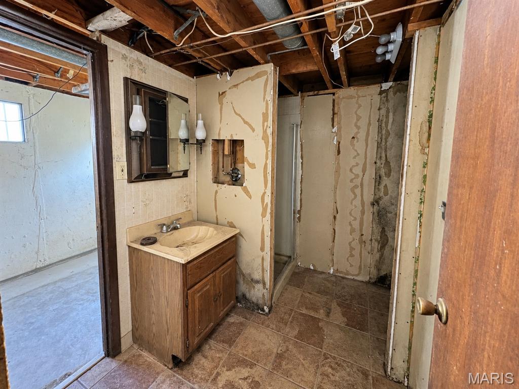 10916 Arctic Drive Property Photo 16