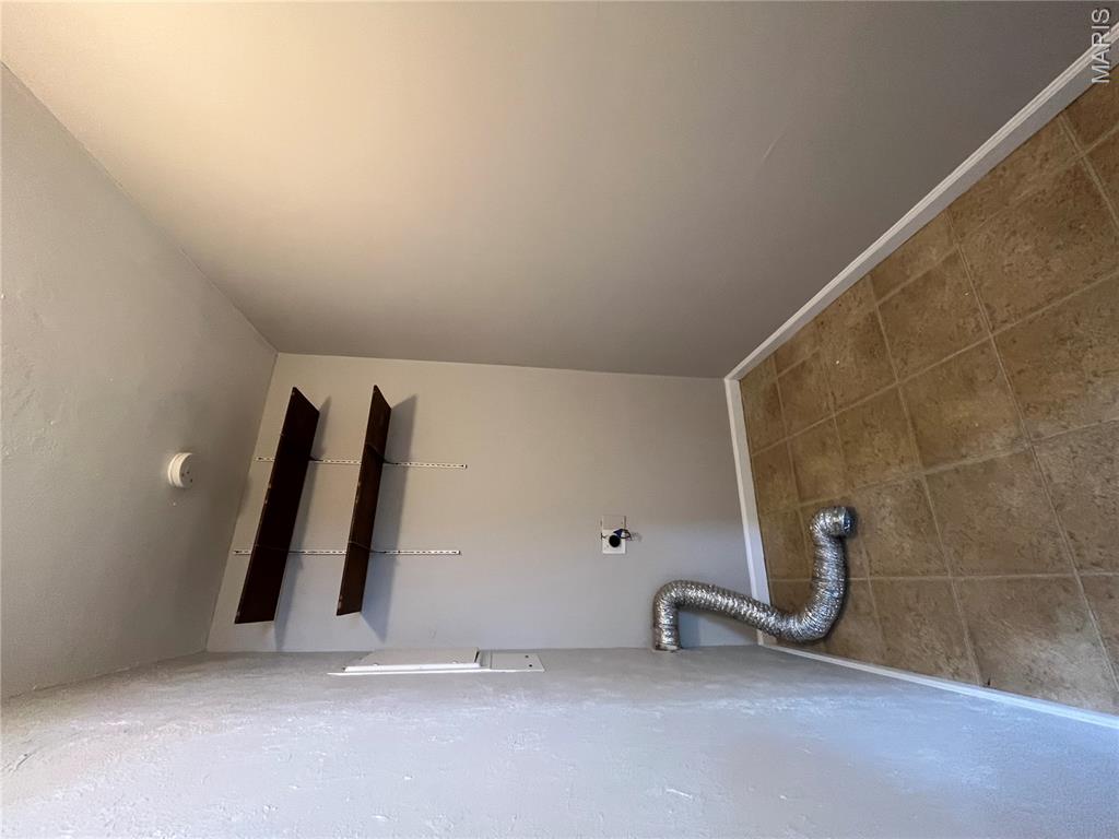 1007 W Nixon Drive Property Photo 5