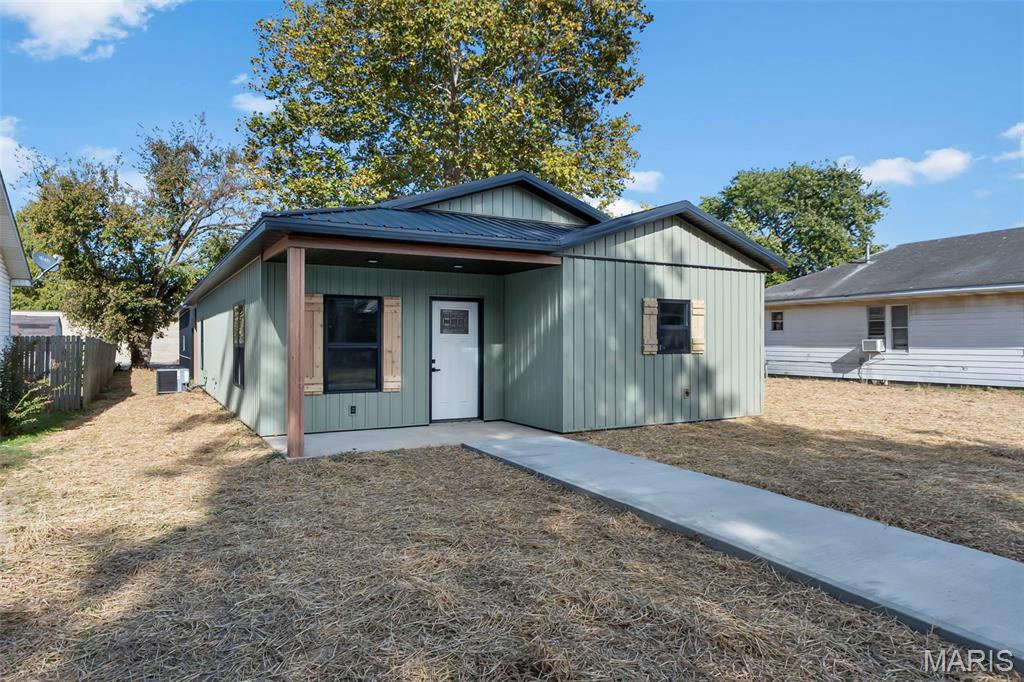 209 W Davidson Avenue Property Photo 1