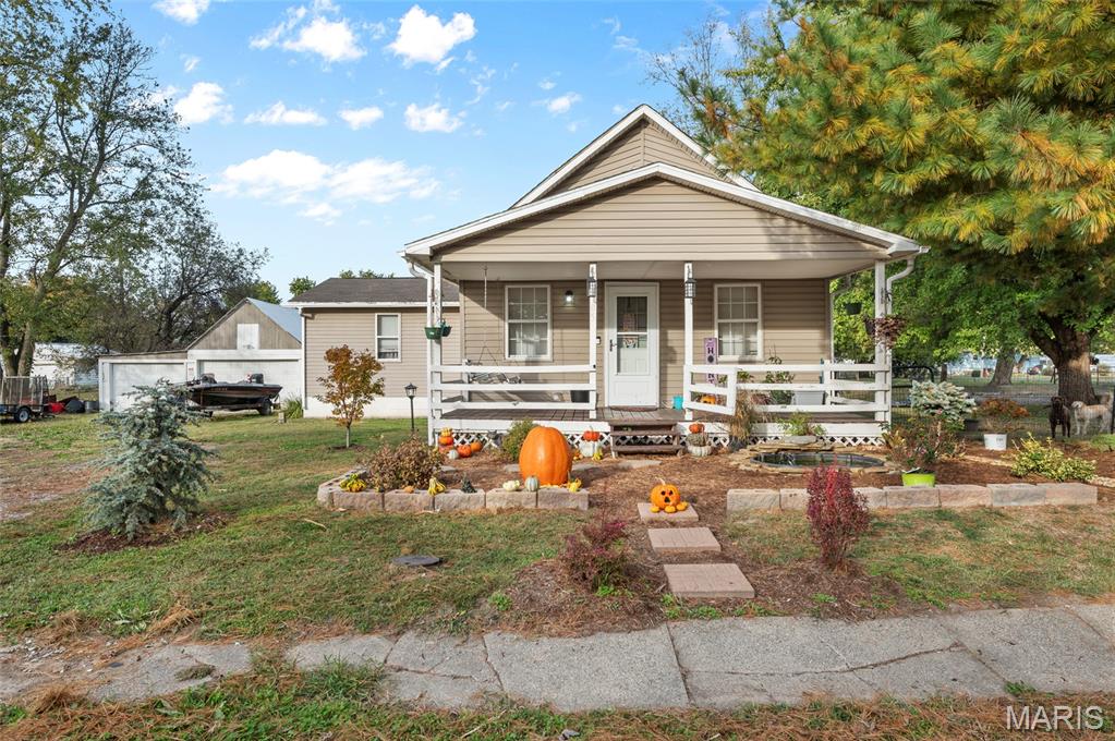 105 Marcia Street Property Photo 1