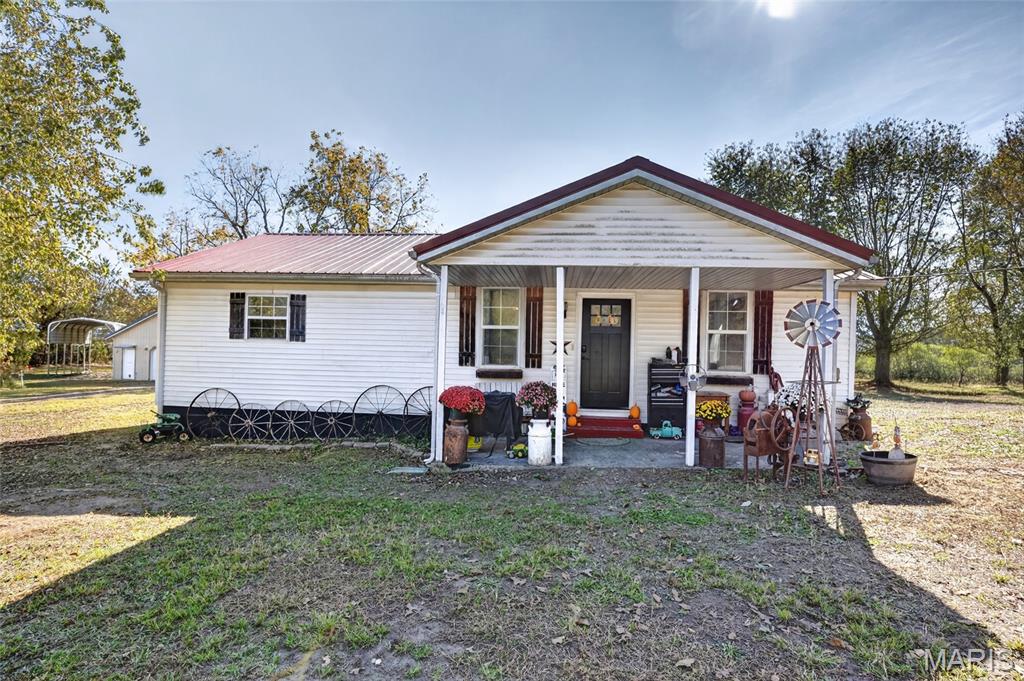 305 Greentown Road Property Photo 1