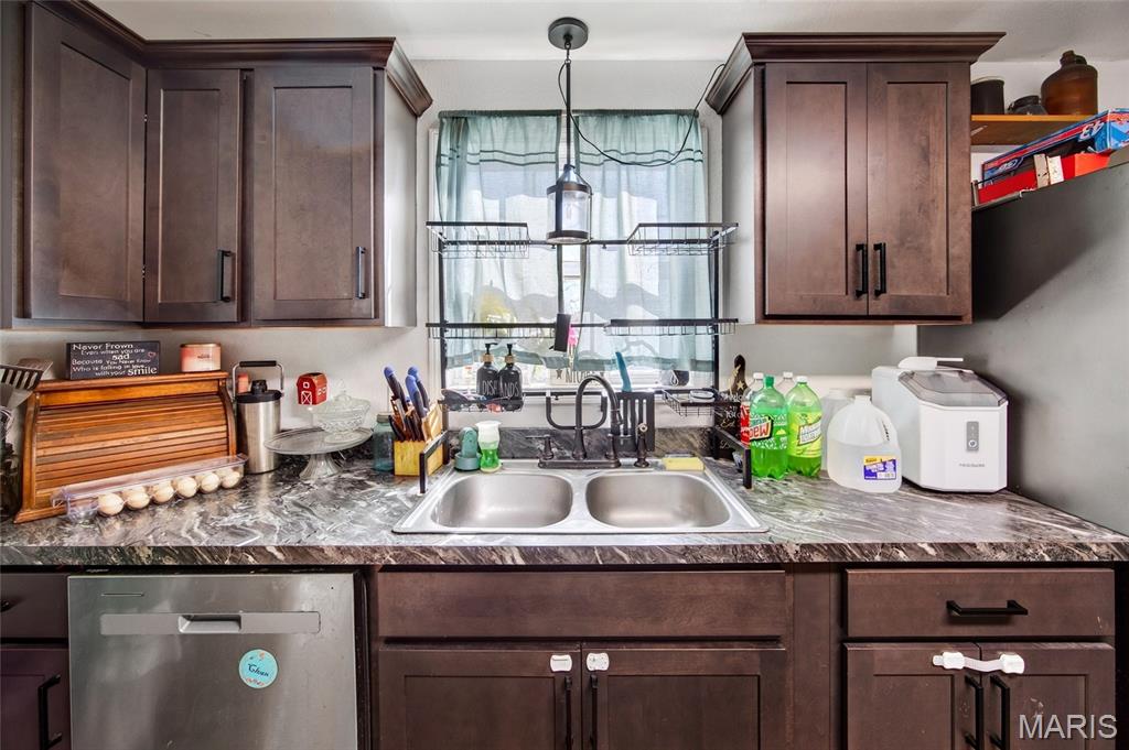 305 Greentown Road Property Photo 10