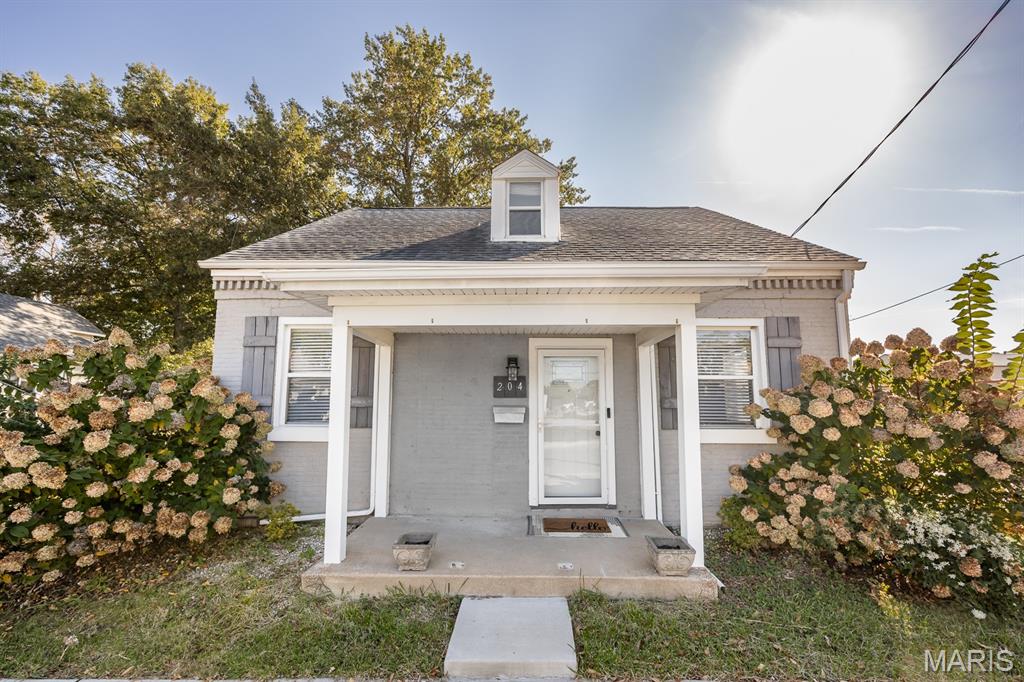 204 E Laurel Street Property Photo 1
