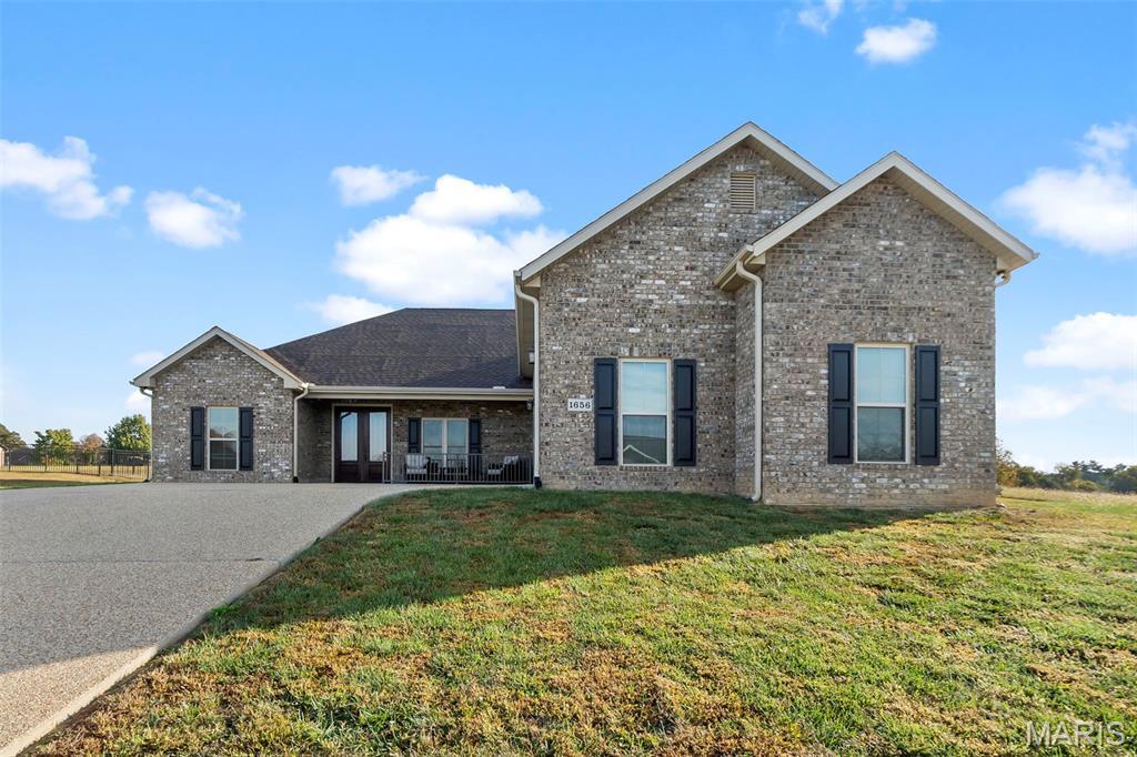 1656 Warren Lake Drive Property Photo 1
