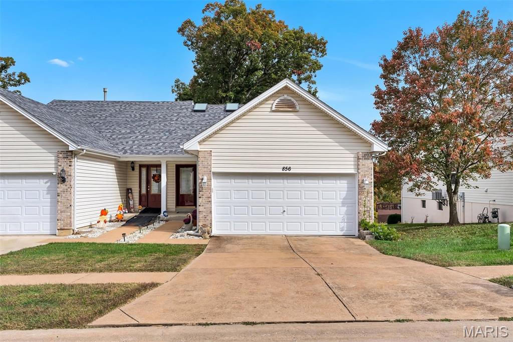 856 Caleb Crossing Property Photo 1