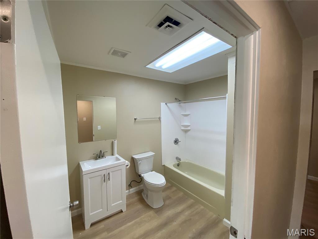 118 S Main Street Property Photo 5