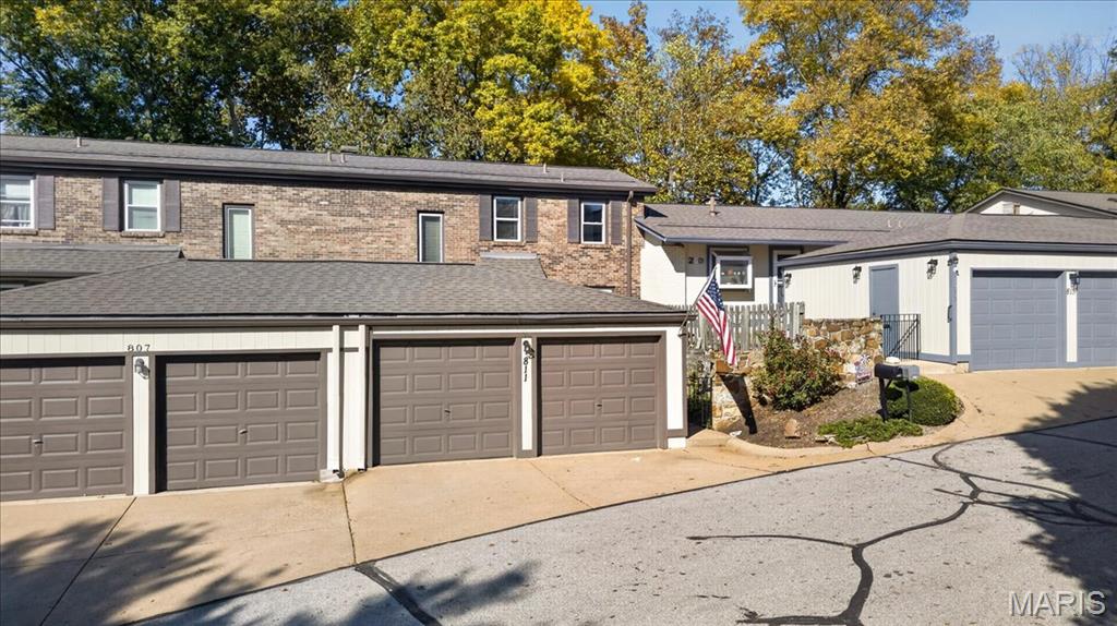 811 Knickerbacker Drive Property Photo 6