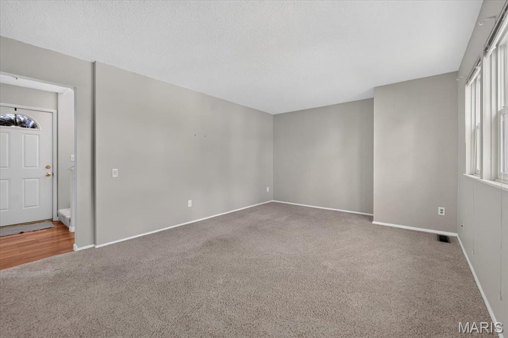 811 Knickerbacker Drive Property Photo 17