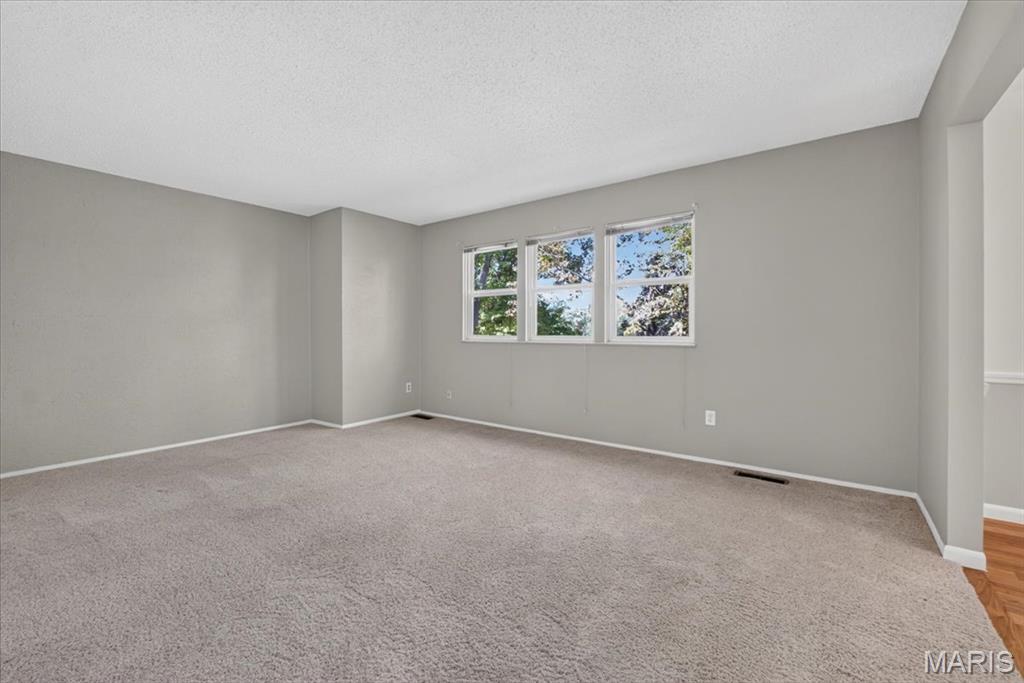 811 Knickerbacker Drive Property Photo 18