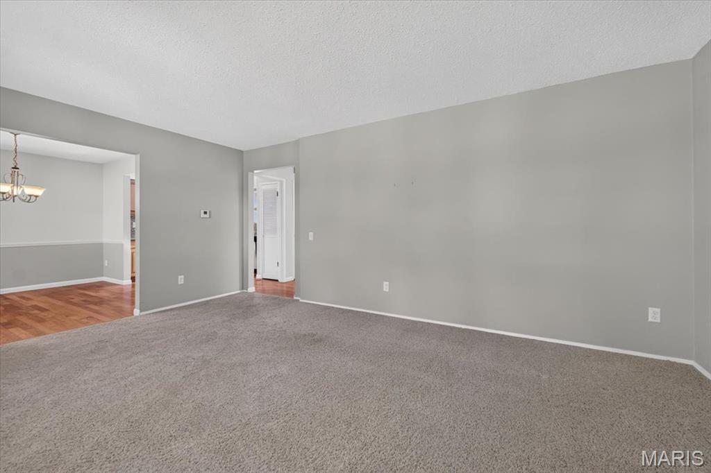811 Knickerbacker Drive Property Photo 21