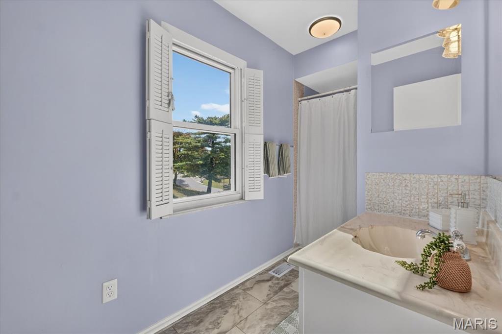 811 Knickerbacker Drive Property Photo 31
