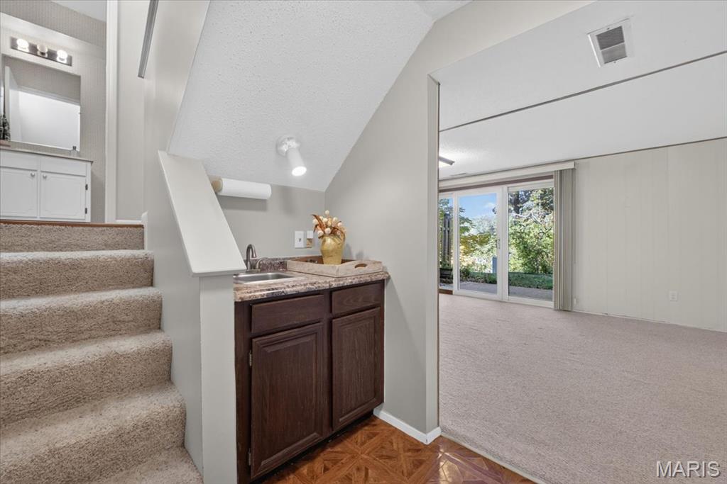 811 Knickerbacker Drive Property Photo 38