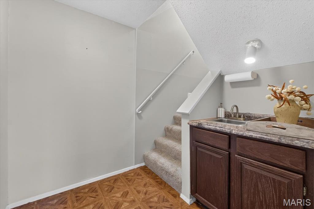 811 Knickerbacker Drive Property Photo 39